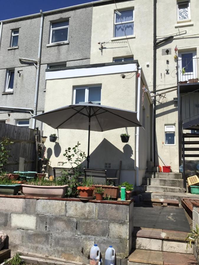 Apartment With Shared Garden And Basic Equipments Plymouth Exteriör bild